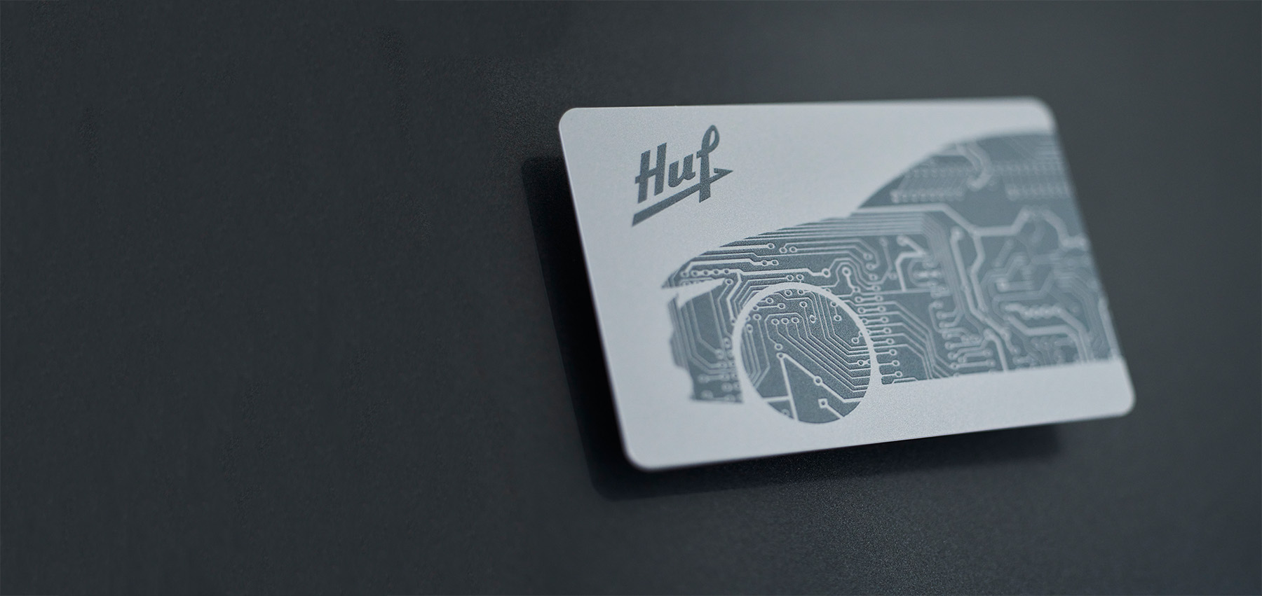 NFC technology in Huf Smart Card, car key and door handles